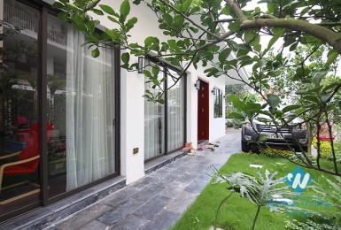 Tay Ho - Modern house by the lake with garden and yard